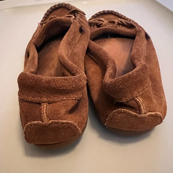 Minnetonka Moccasins - Picture 5 of 5